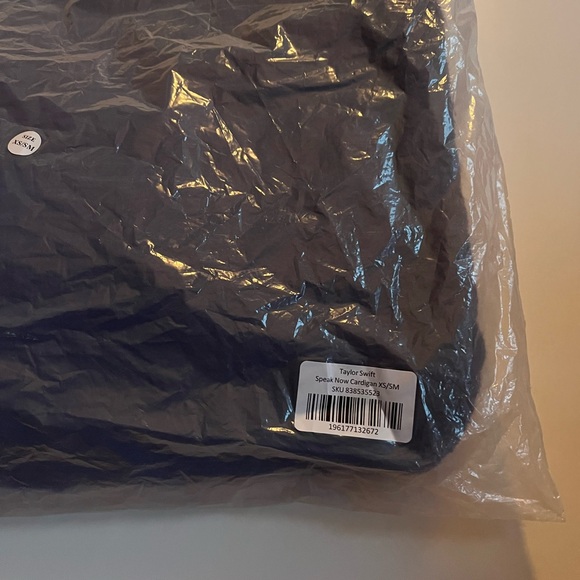 Official Taylor Swift Speak Now Taylor’s Version Cardigan XS/S - Picture 6 of 6